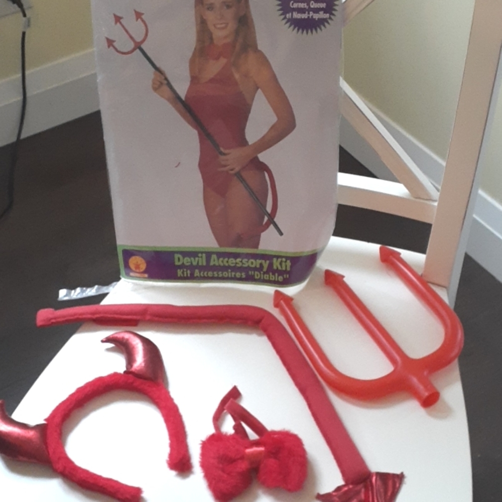 Devil costume accessories 🍎